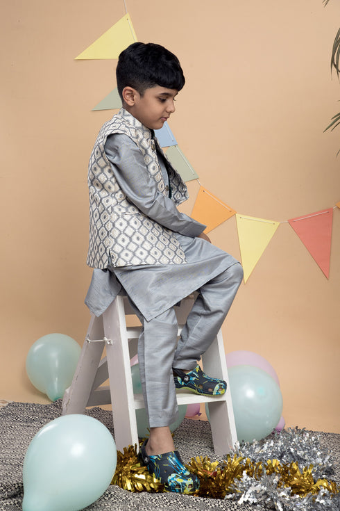 Grey kurta set with Jacket