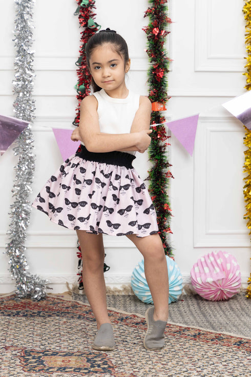 WHITE SLEEVES TOP & LADY BOSS SKIRT